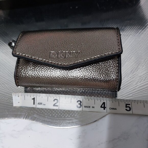 DKNY Mini Coin Purse Mini Clip On Bag Cute Practical 1 PIECE ONLY - Picture 5 of 9